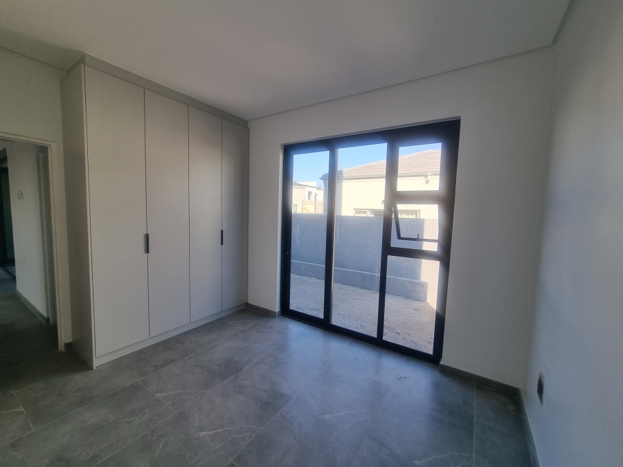 5 Bedroom Property for Sale in Sandown Western Cape